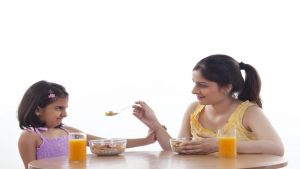 اشتباه تغذیه والدین کودک